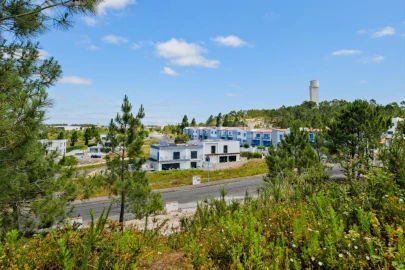 Moradia T4 para Venda em Santa Maria, São Pedro e Matacães
