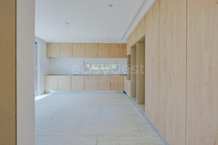 Moradia T4 para Venda em Santa Maria, São Pedro e Matacães Foto 7