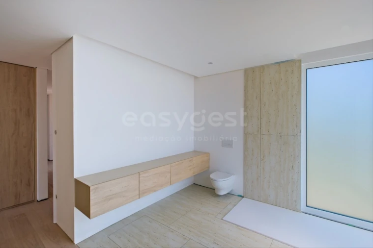 Moradia T4 para Venda em Santa Maria, São Pedro e Matacães Foto 14