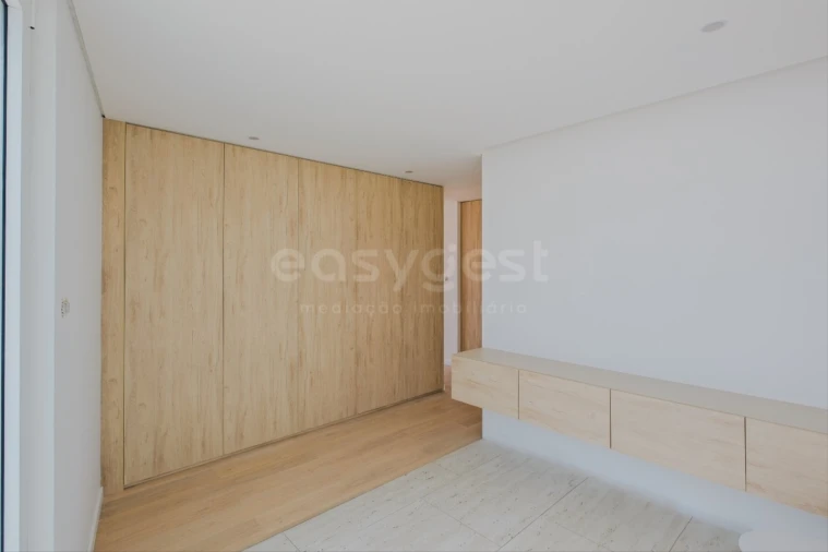 Moradia T4 para Venda em Santa Maria, São Pedro e Matacães Foto 17