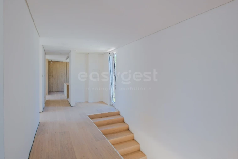 Moradia T4 para Venda em Santa Maria, São Pedro e Matacães Foto 19