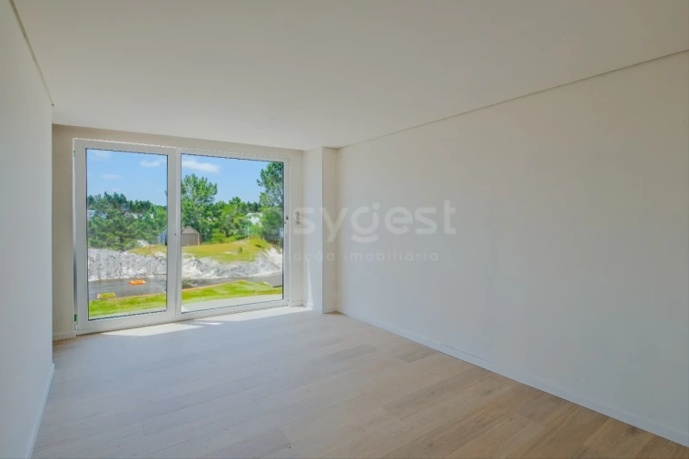 Moradia T4 para Venda em Santa Maria, São Pedro e Matacães Foto 20