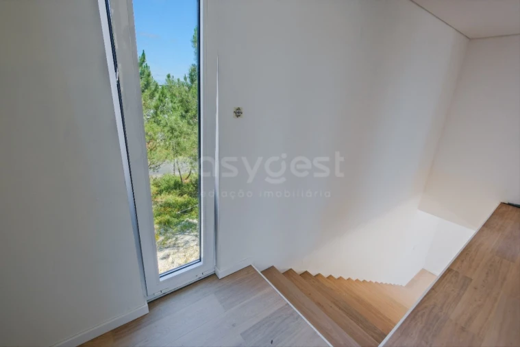 Moradia T4 para Venda em Santa Maria, São Pedro e Matacães Foto 30