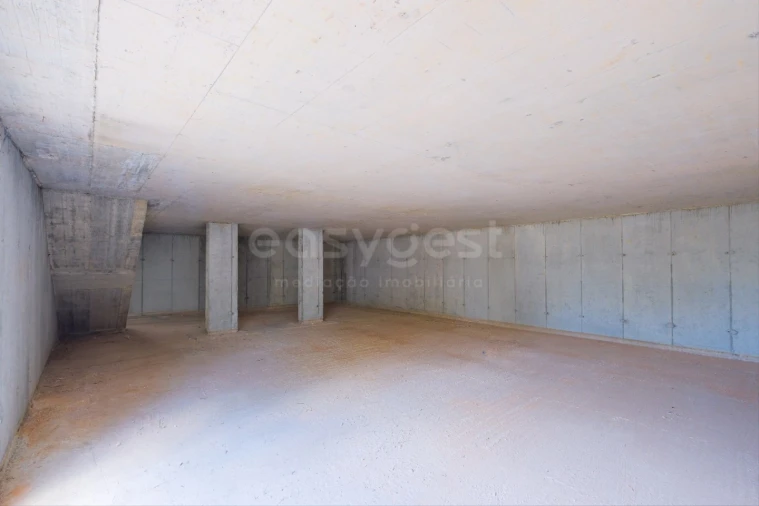 Moradia T4 para Venda em Santa Maria, São Pedro e Matacães Foto 31