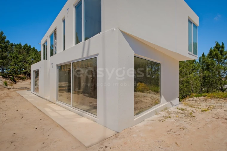 Moradia T4 para Venda em Santa Maria, São Pedro e Matacães Foto 34