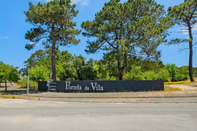 Moradia T4 para Venda em Santa Maria, São Pedro e Matacães Foto 36