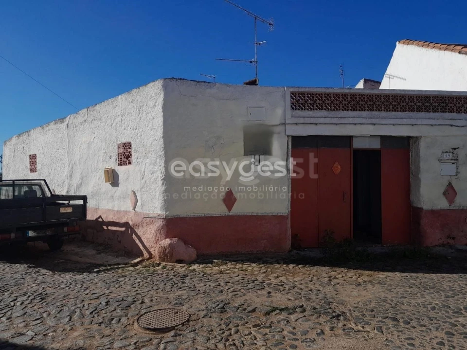 Moradia T3 para Venda em Cabeça Gorda Foto 1