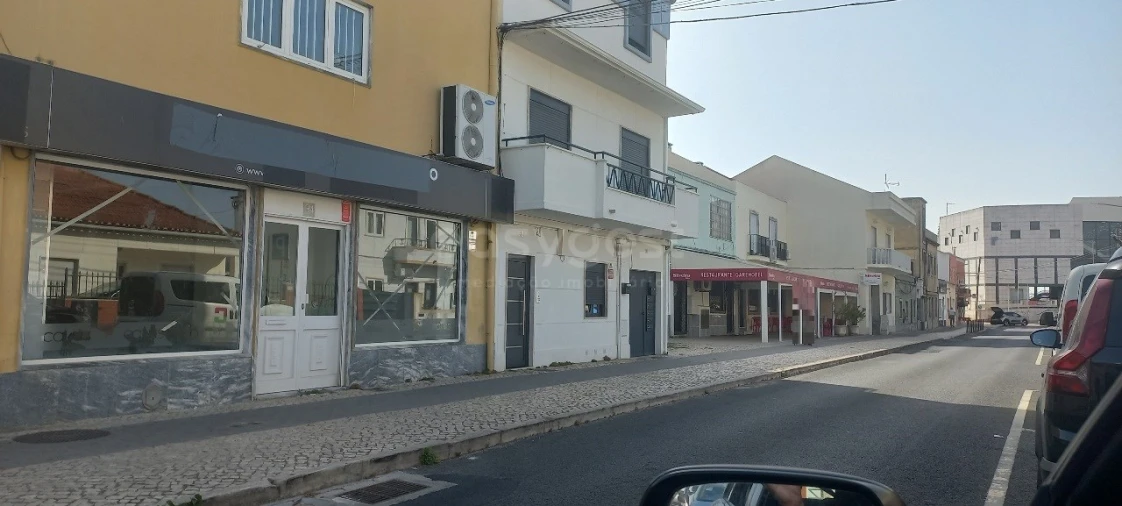 Loja para Venda em Alverca do Ribatejo e Sobralinho Foto 1