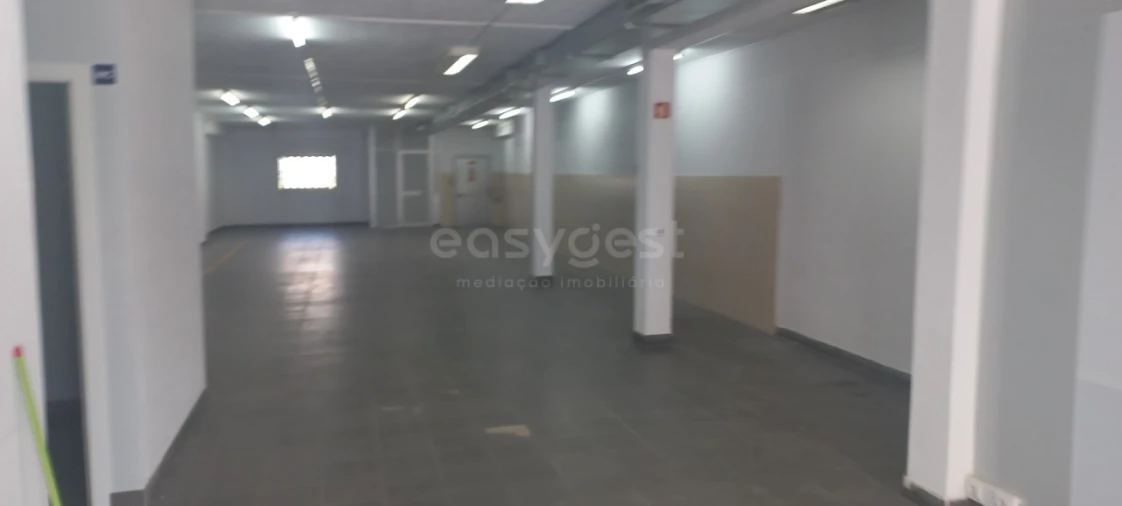 Loja para Venda em Alverca do Ribatejo e Sobralinho Foto 4