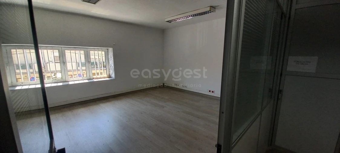 Loja para Venda em Alverca do Ribatejo e Sobralinho Foto 7