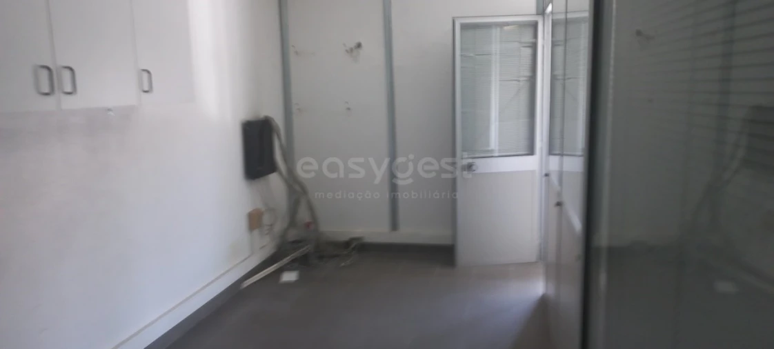 Loja para Venda em Alverca do Ribatejo e Sobralinho Foto 9