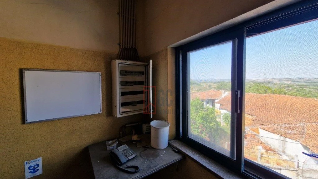 Prédio para Venda em Bouçoães Foto 14