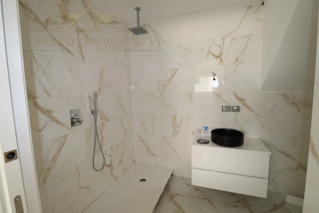 Moradia T5 para Venda em Ponte do Rol Foto 24