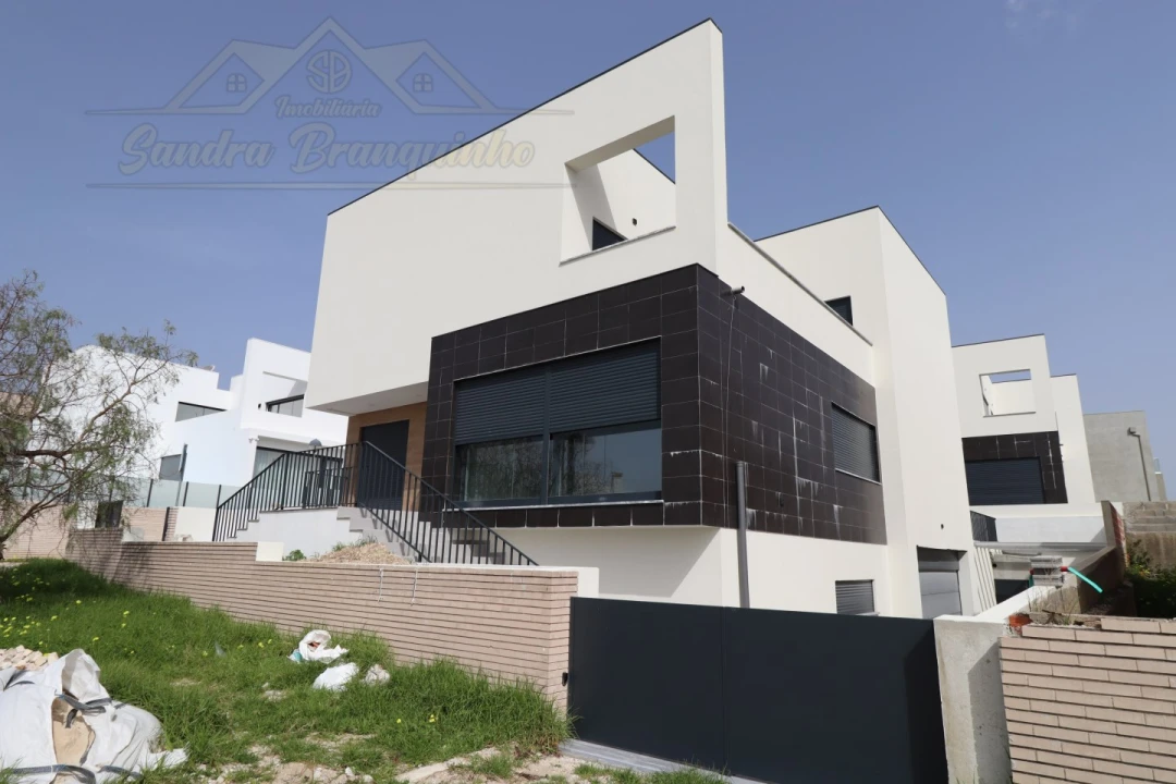 Moradia T5 para Venda em Ponte do Rol Foto 18