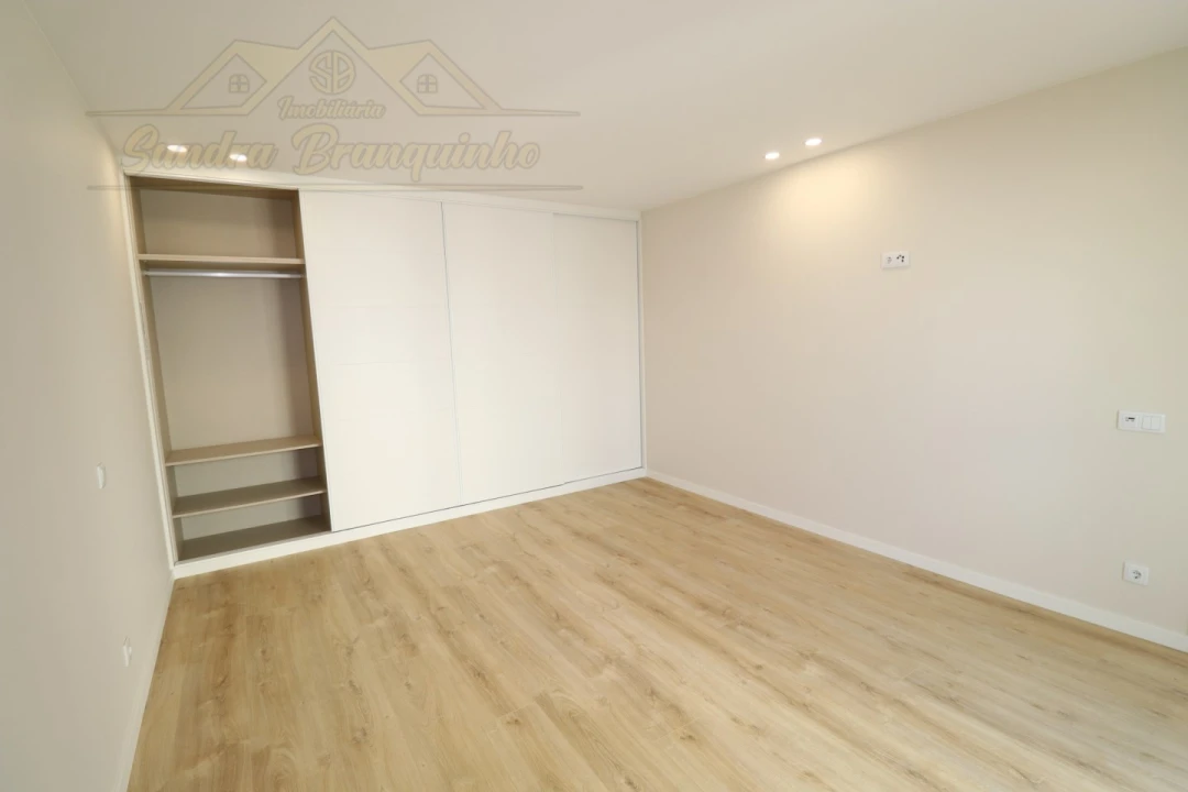 Moradia T5 para Venda em Ponte do Rol Foto 64