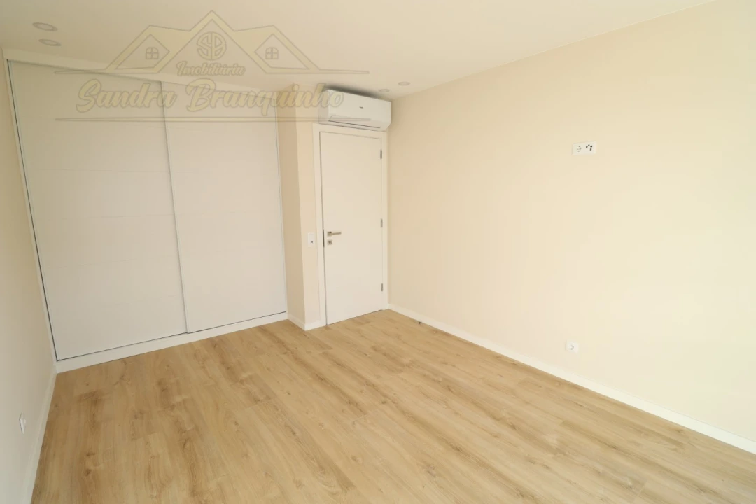 Moradia T5 para Venda em Ponte do Rol Foto 76