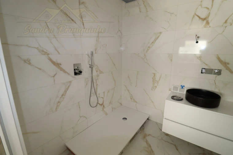 Moradia T5 para Venda em Ponte do Rol Foto 25