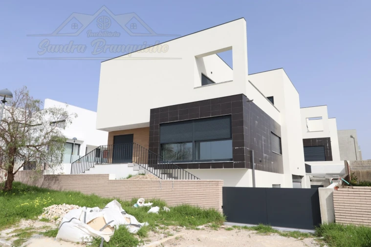 Moradia T5 para Venda em Ponte do Rol Foto 1