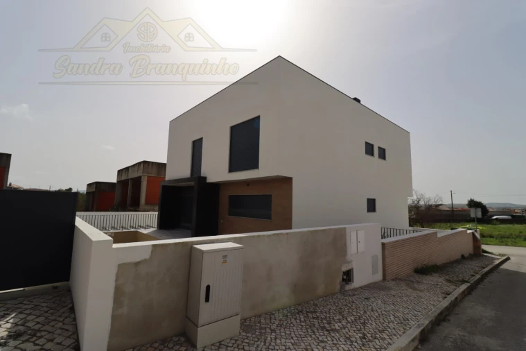 Moradia T5 para Venda em Ponte do Rol Foto 2