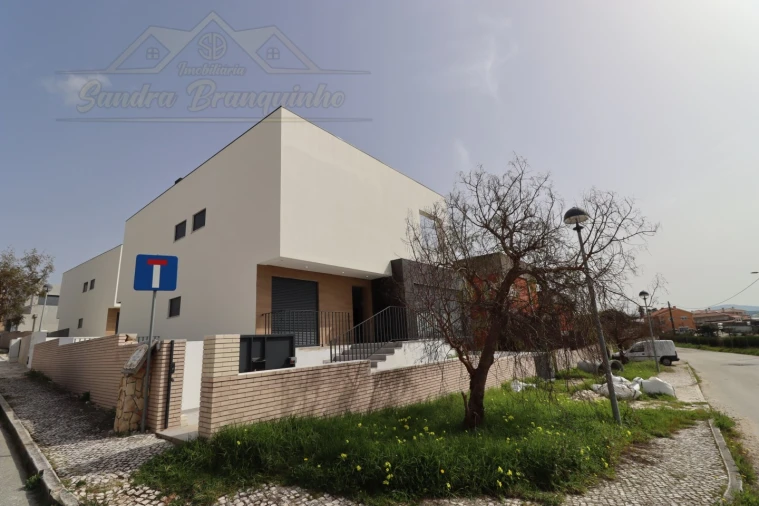 Moradia T5 para Venda em Ponte do Rol Foto 5