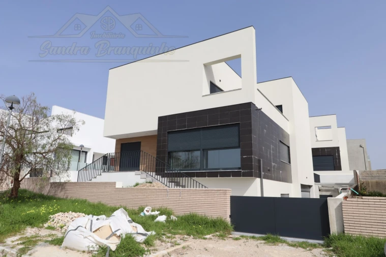 Moradia T5 para Venda em Ponte do Rol Foto 9