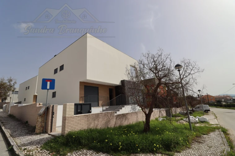 Moradia T5 para Venda em Ponte do Rol Foto 16