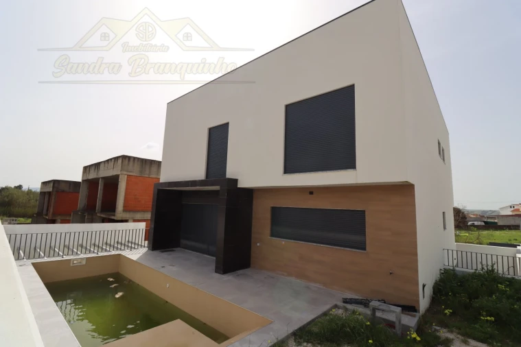 Moradia T5 para Venda em Ponte do Rol Foto 25