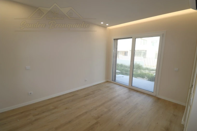 Moradia T5 para Venda em Ponte do Rol Foto 48