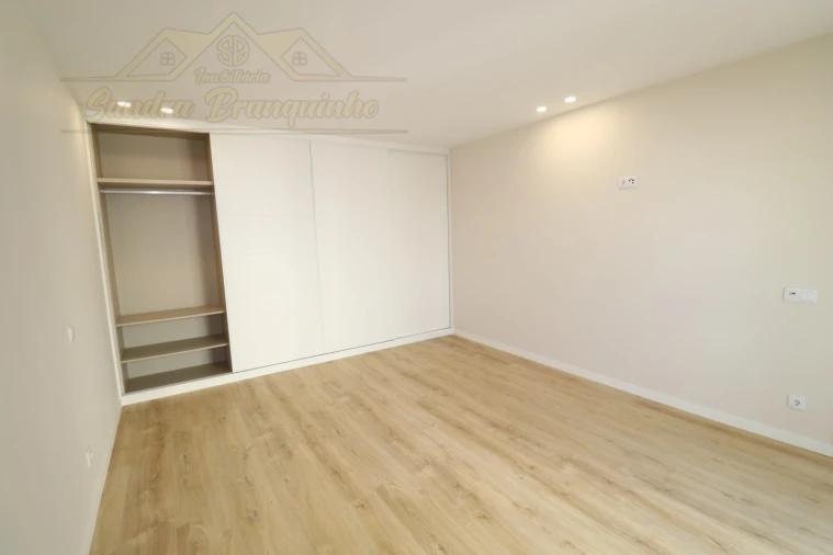 Moradia T5 para Venda em Ponte do Rol Foto 64