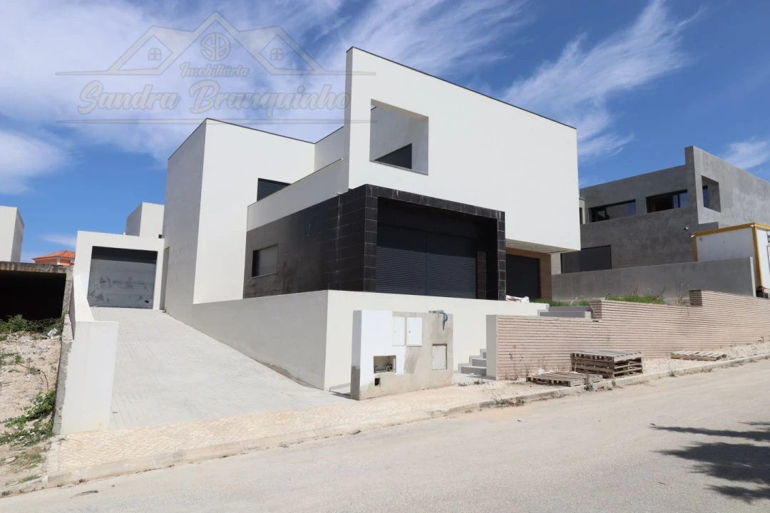 Moradia T5 para Venda em Ponte do Rol Foto 6