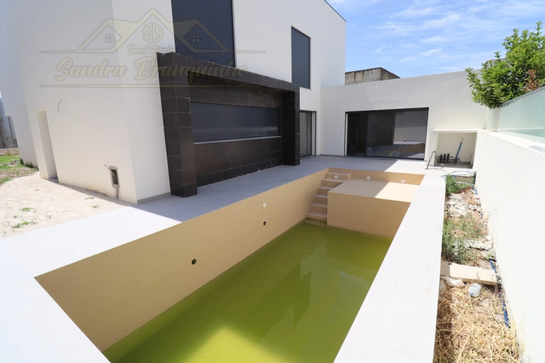 Moradia T5 para Venda em Ponte do Rol Foto 18