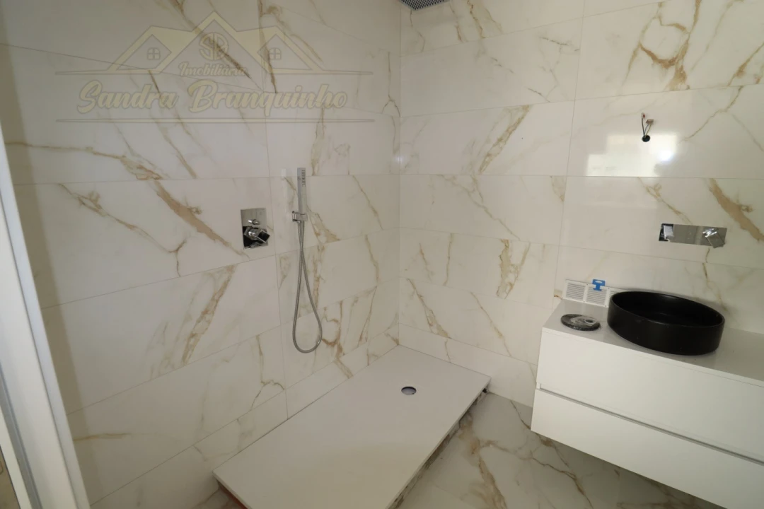 Moradia T5 para Venda em Ponte do Rol Foto 36