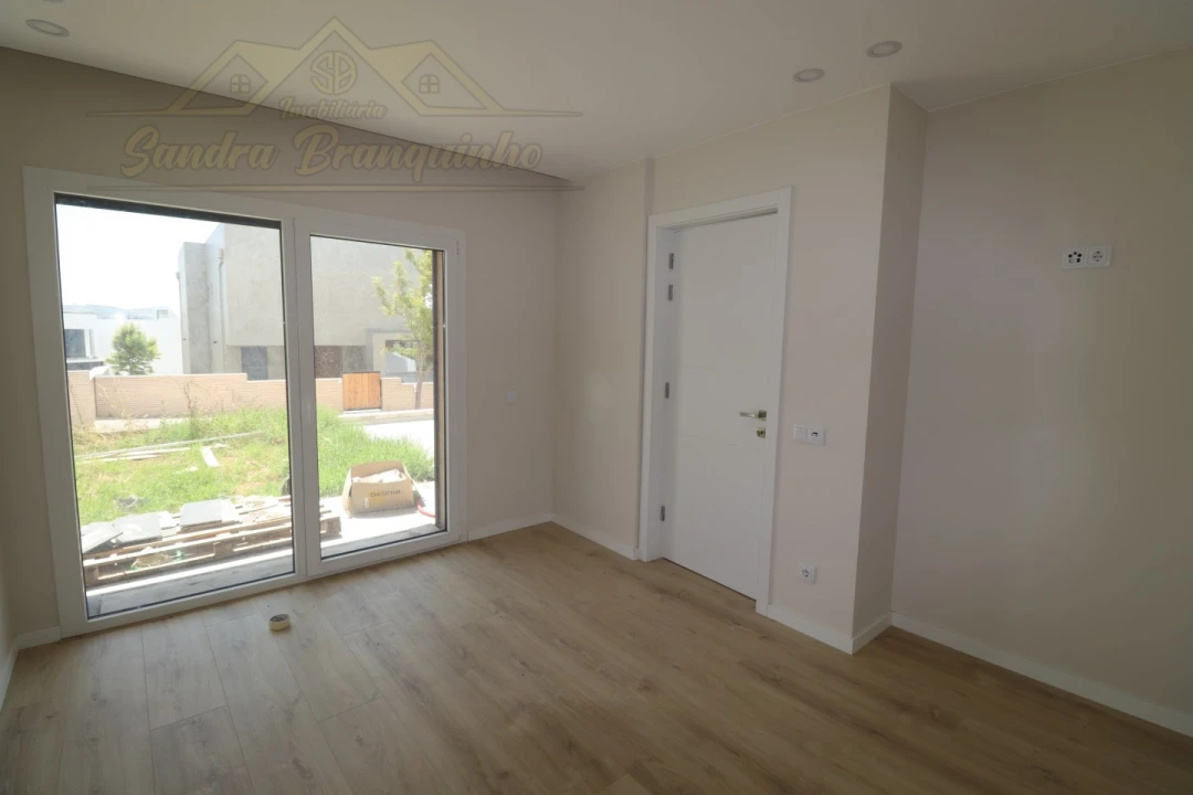 Moradia T5 para Venda em Ponte do Rol Foto 39