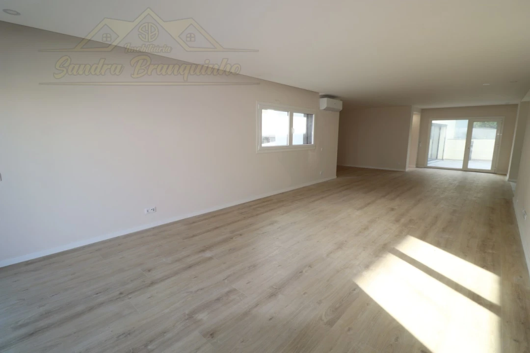 Moradia T5 para Venda em Ponte do Rol Foto 30