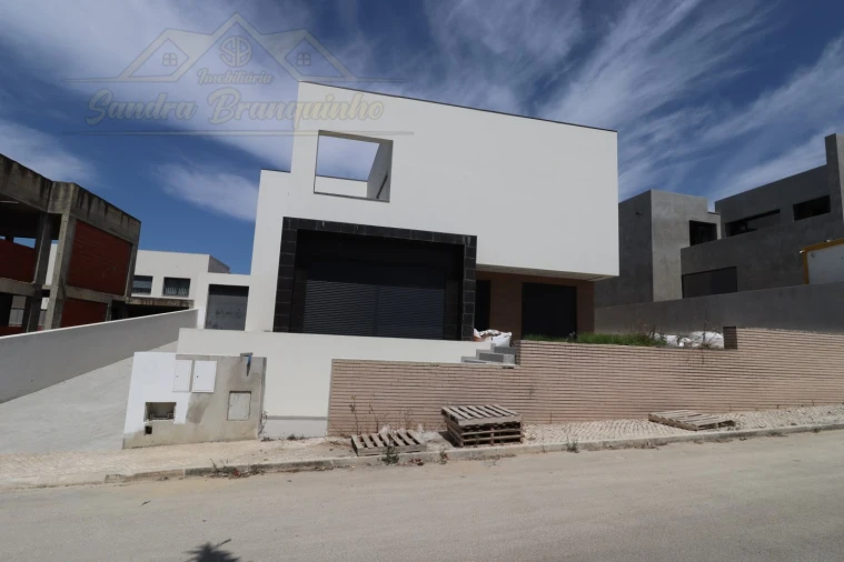 Moradia T5 para Venda em Ponte do Rol Foto 7