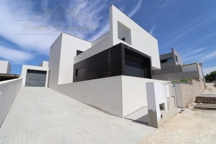 Moradia T5 para Venda em Ponte do Rol Foto 12