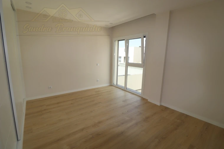 Moradia T5 para Venda em Ponte do Rol Foto 53