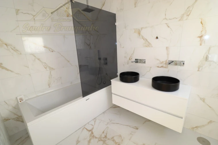 Moradia T5 para Venda em Ponte do Rol Foto 59