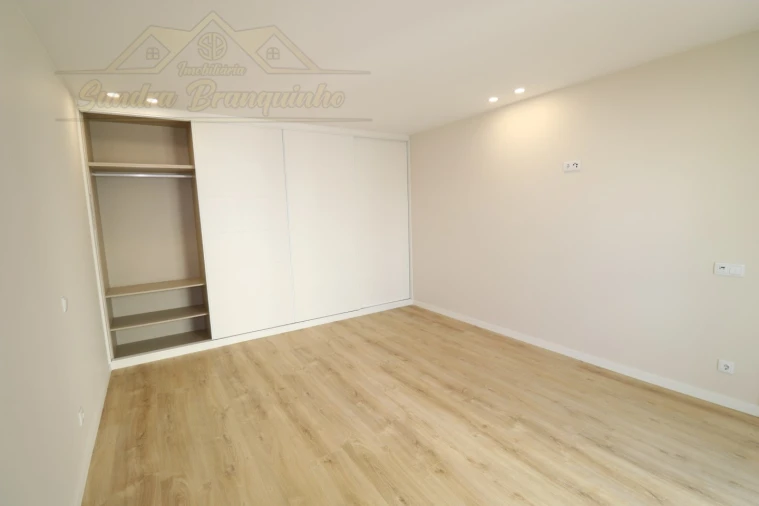 Moradia T5 para Venda em Ponte do Rol Foto 66