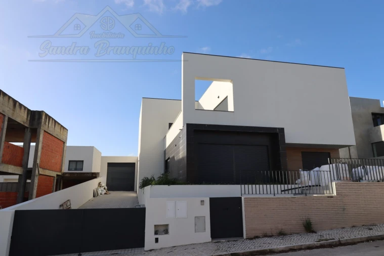 Moradia T5 para Venda em Ponte do Rol Foto 96