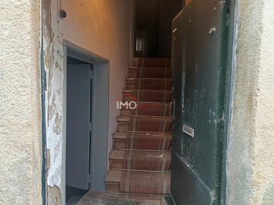 Moradia T5 para Venda em Santa Maria da Devesa Foto 2