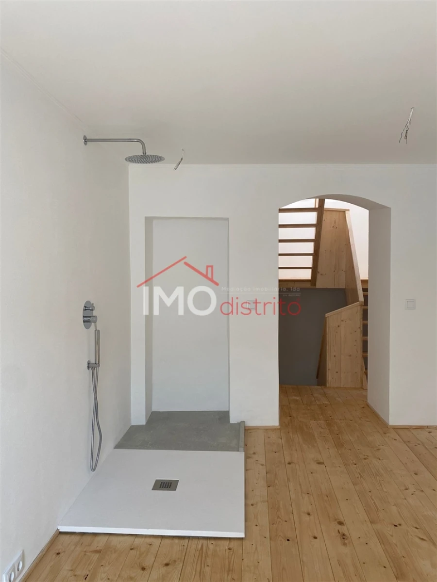 Moradia T1 para Venda em Santa Maria da Devesa Foto 16