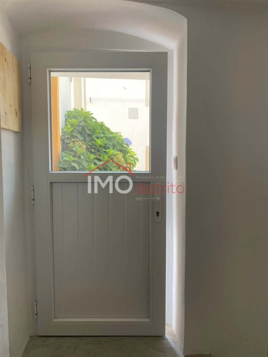 Moradia T1 para Venda em Santa Maria da Devesa Foto 5