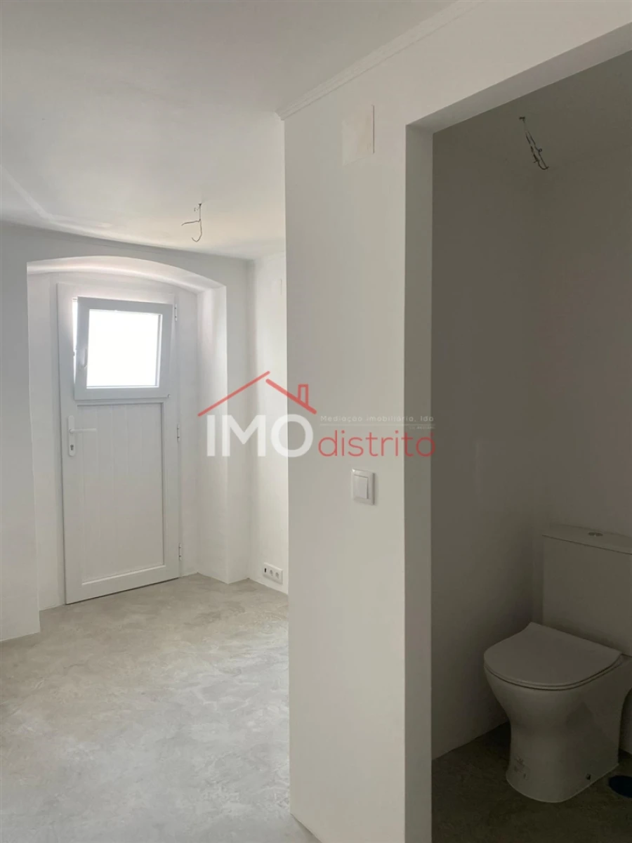 Moradia T1 para Venda em Santa Maria da Devesa Foto 7