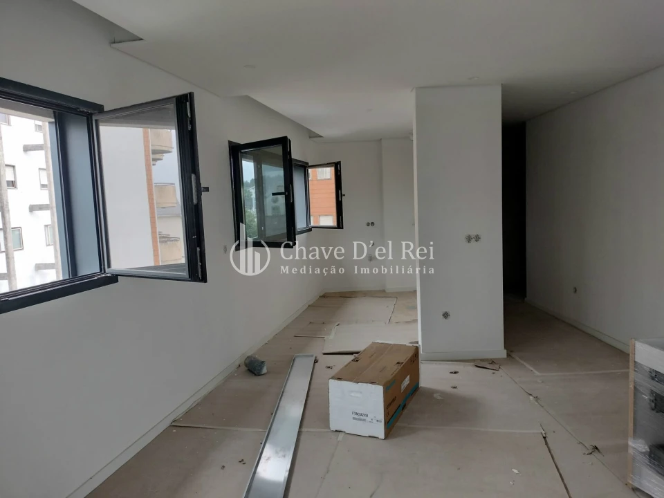Apartamento T1 para Venda em Repeses e São Salvador Foto 1