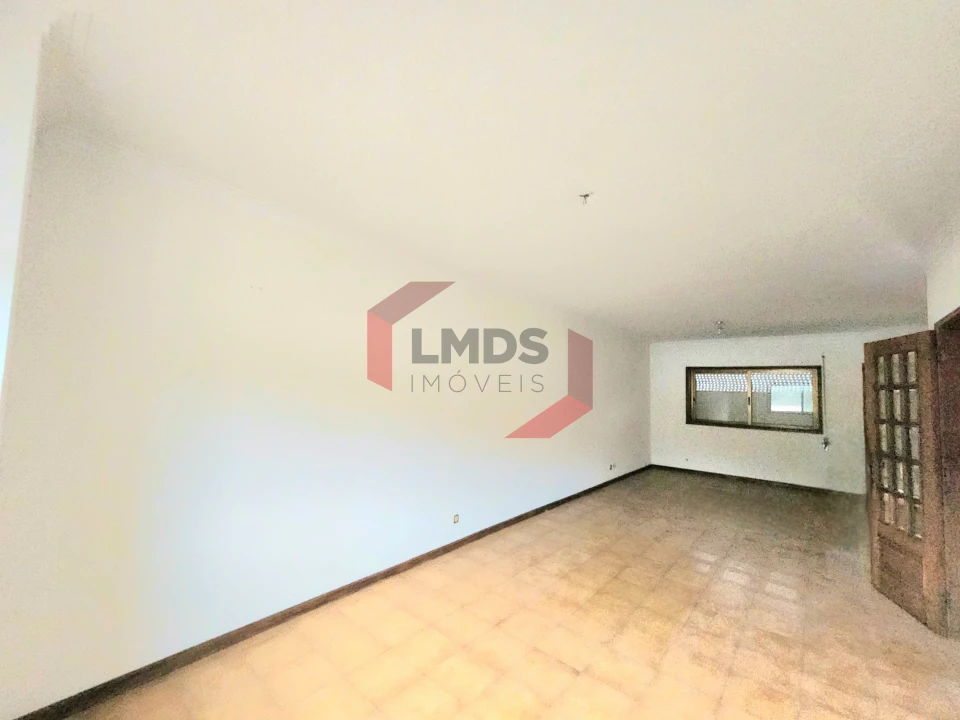 Apartamento T3 para Venda em Serzedo e Perosinho Foto 5