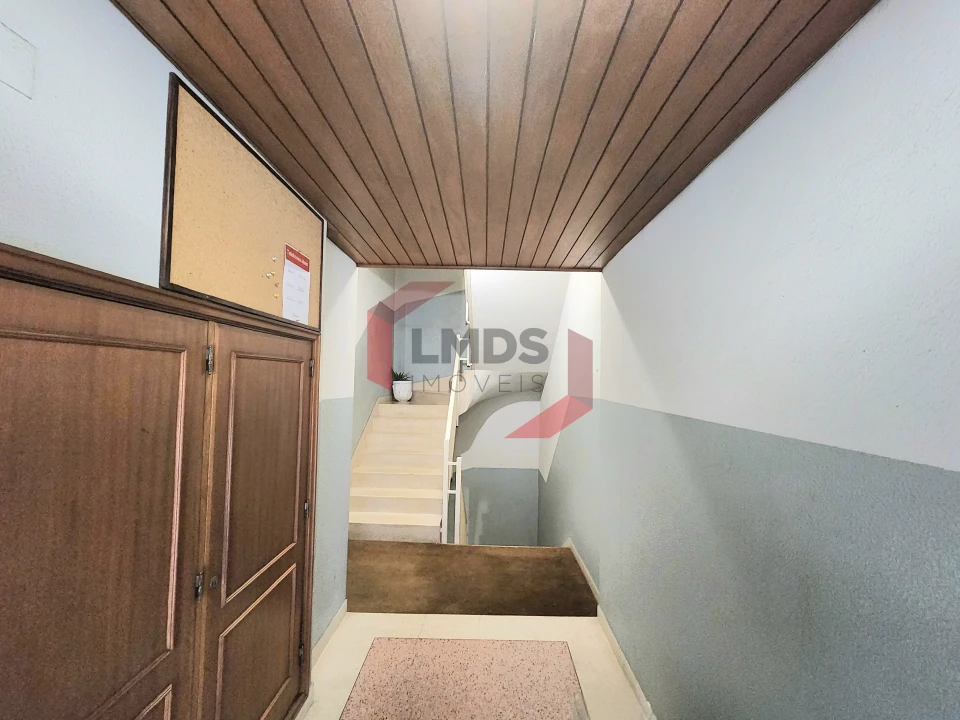 Apartamento T3 para Venda em Serzedo e Perosinho Foto 3