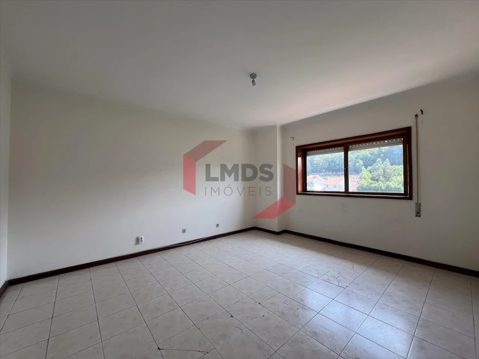 Apartamento T3 para Venda em Serzedo e Perosinho Foto 8