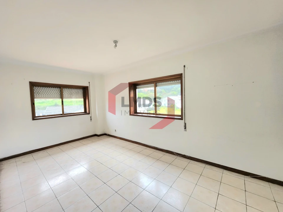 Apartamento T3 para Venda em Serzedo e Perosinho Foto 17