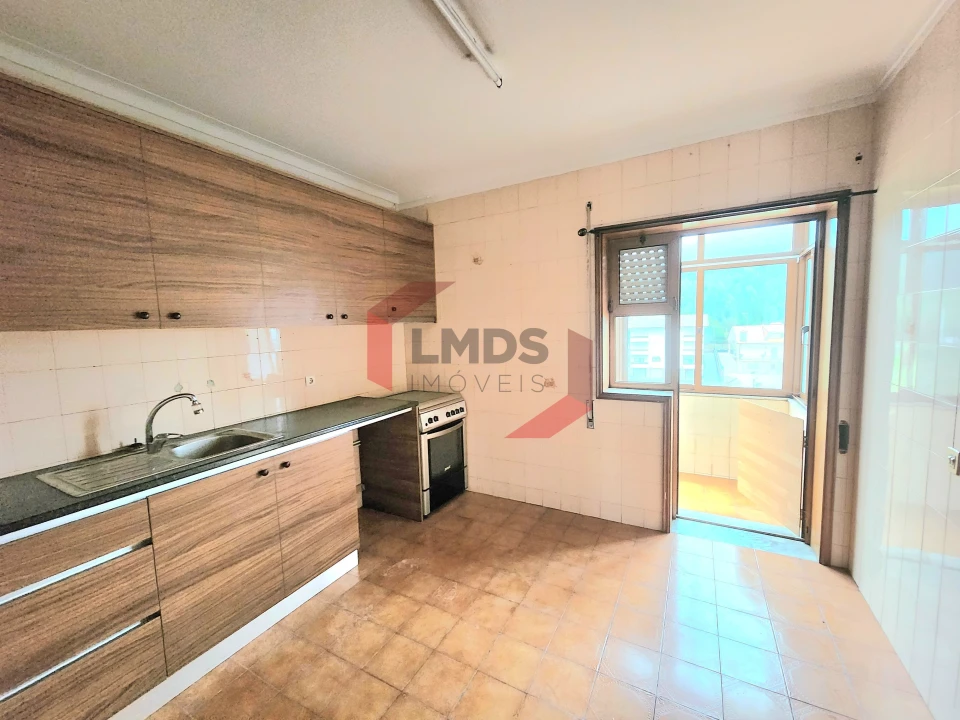 Apartamento T3 para Venda em Serzedo e Perosinho Foto 11